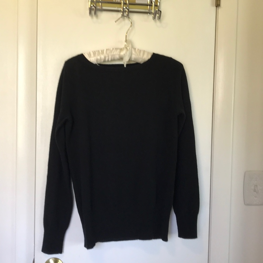 Neiman Marcus cashmere boatneck sweater, M